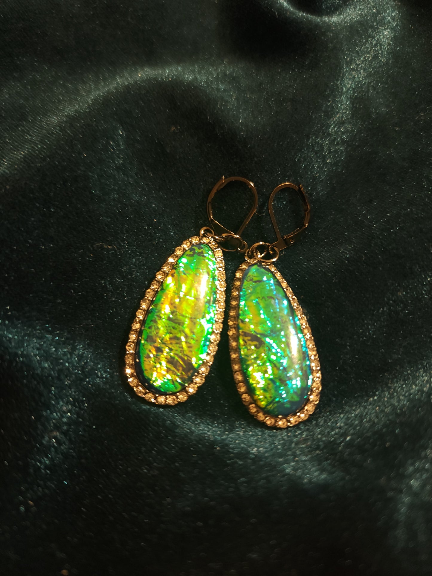 Mystical green leverbacks