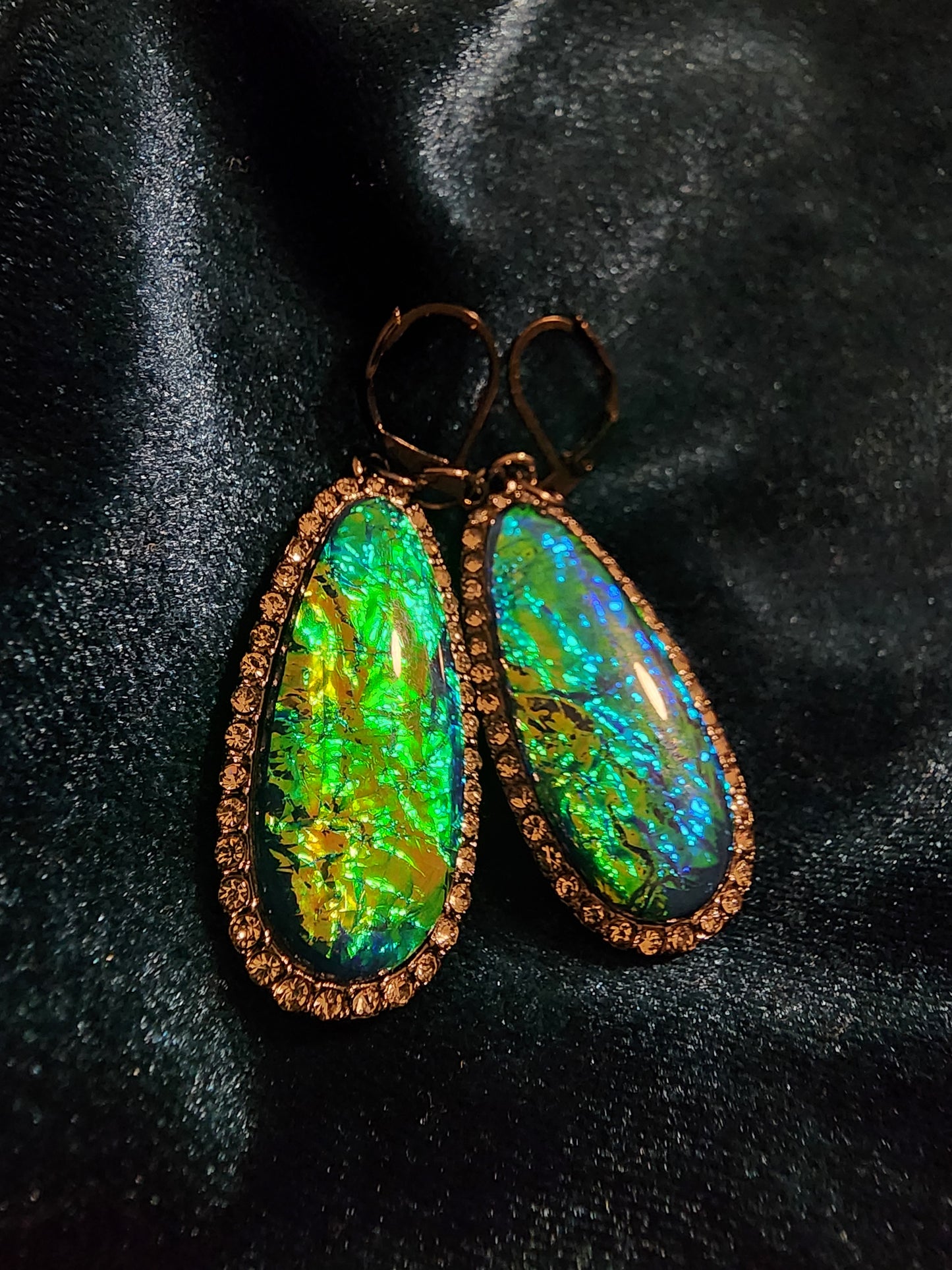 Mystical green leverbacks